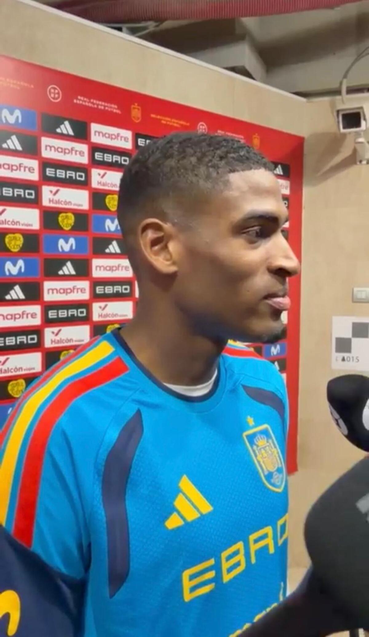 Mosquera tras debutar con España.