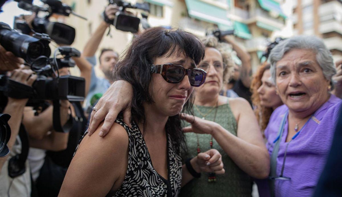 La jutge ajorna a divendres l’entrega del fill petit de Juana Rivas La jutge ajorna a divendres l’entrega del fill petit de Juana Rivas
