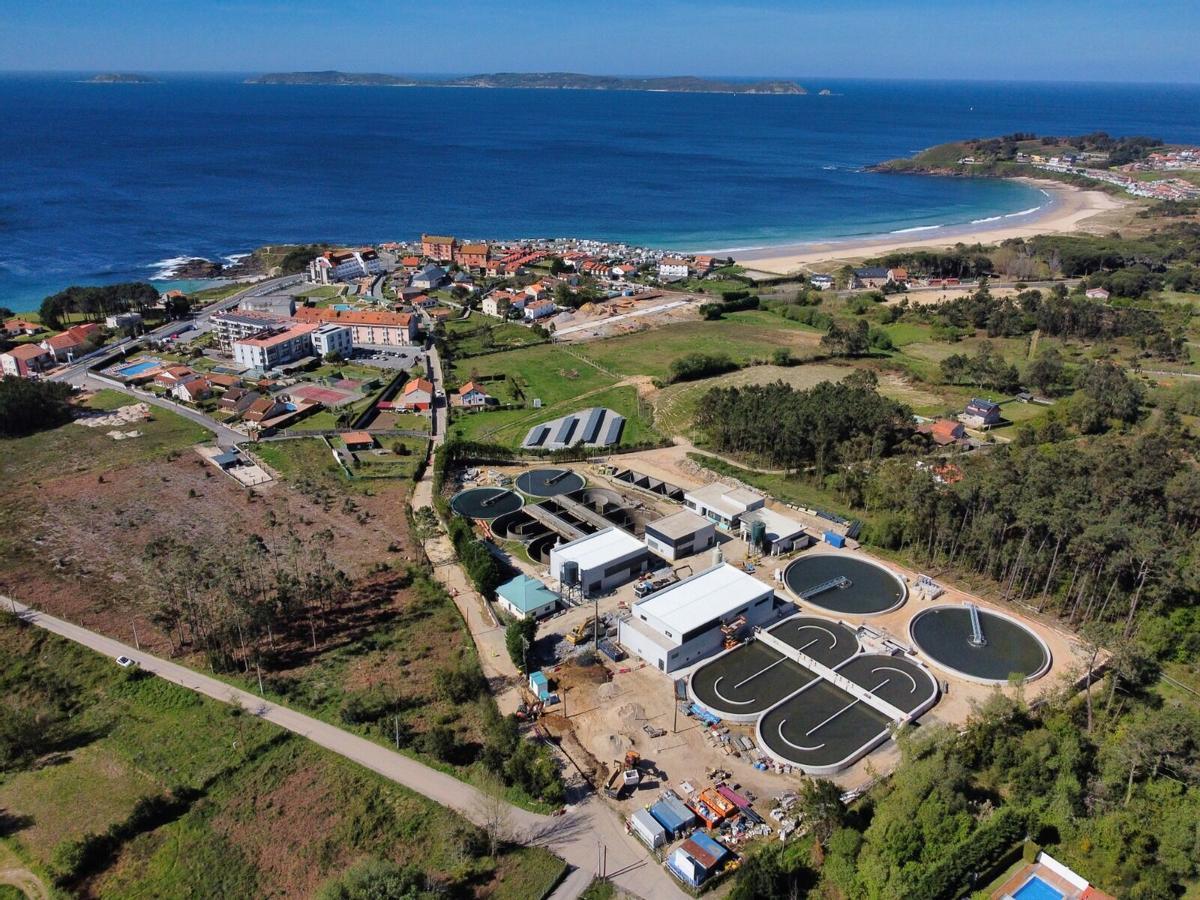 Vista aérea de la ampliada depuradora de Paxariñas (Sanxenxo).