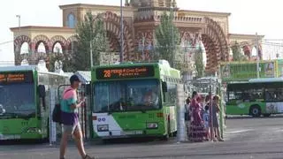 Hacemos pide más autobuses de Aucorsa para las barriadas periféricas durante la Feria