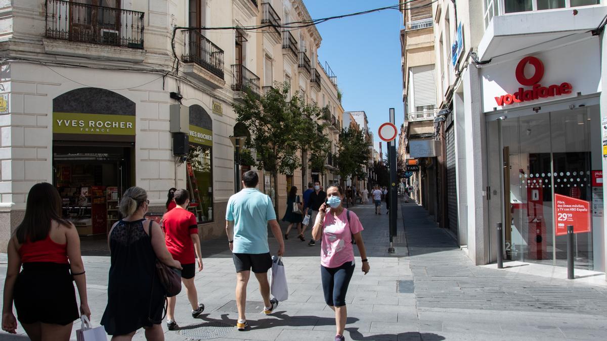 Calle Menacho de Badajoz, una de las más comerciales.