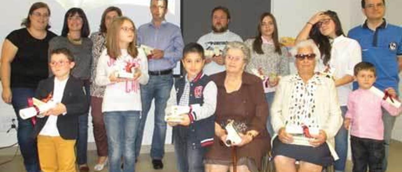 Los usuarios de la biblioteca premiados este año en Llanera.