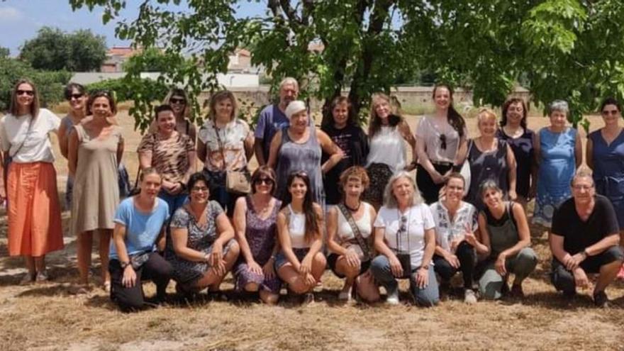 Els participants en la constitució de la Federació Animalista, a Figueres