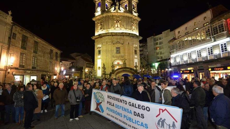 Manifestación por la defensa de las pensiones públicas en A Peregrina. // Gustavo Santos