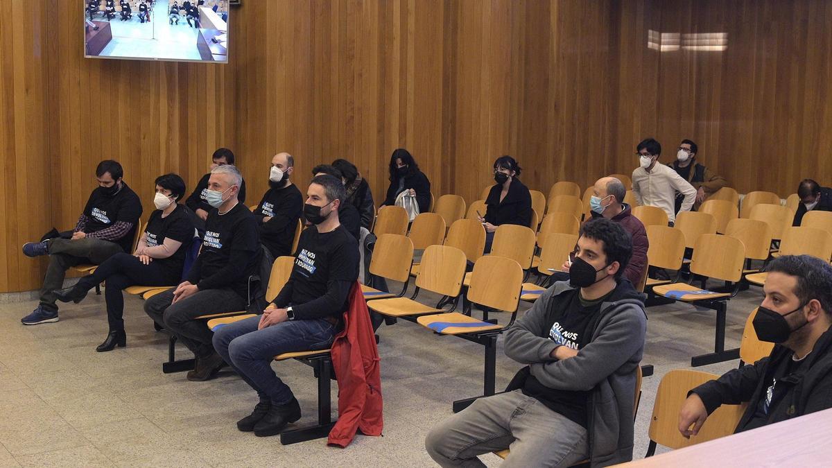 Activistas del BNG juzgados por acceder a la Casa Cornide.