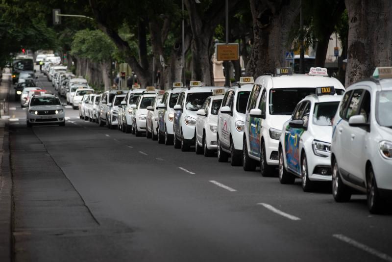 Segunda caravana de taxistas por Santa Cruz de Tenerife