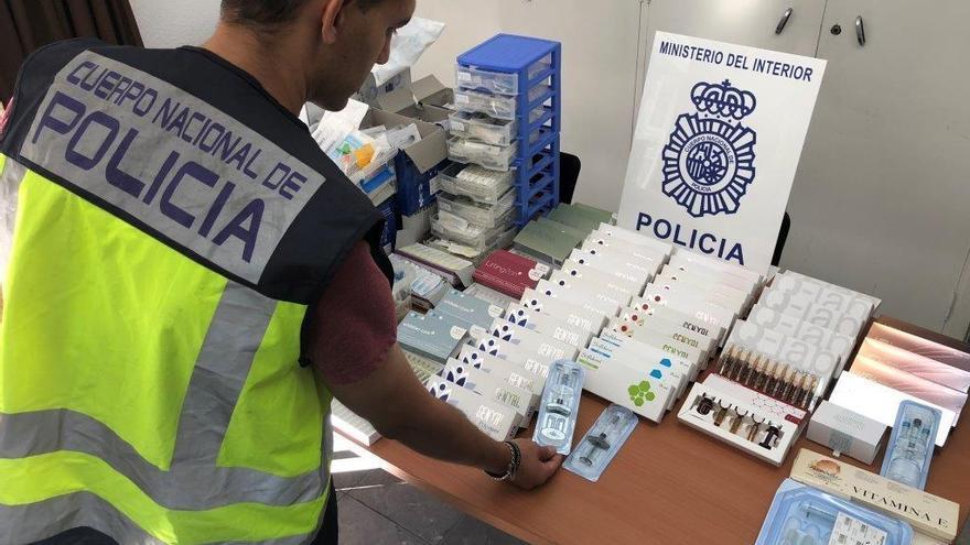 Objetos incautados por la Policía Nacional en la falsa clínica estética.