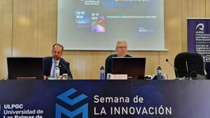 A la derecha, Francisco Serón durante la VI Semana de la Innovación en la Universidad de Las Palmas de Gran Canaria, junto a Eduardo Quevedo Gutiérrez, director de Innovación Educativa y Formación del Profesorado en la ULPGC.