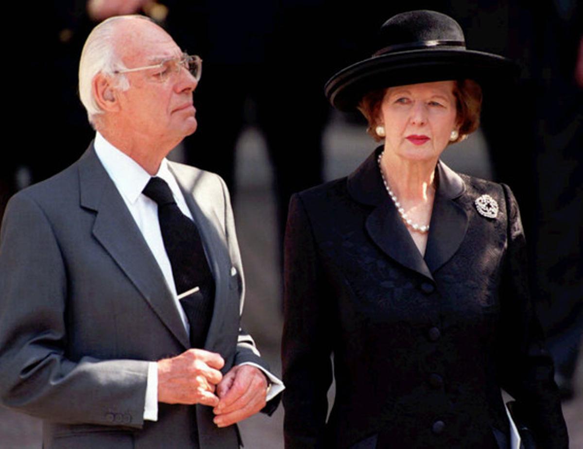 Thatcher y su marido, durante el funeral de la princesa Diana, el 6 de septiembre de 1997.