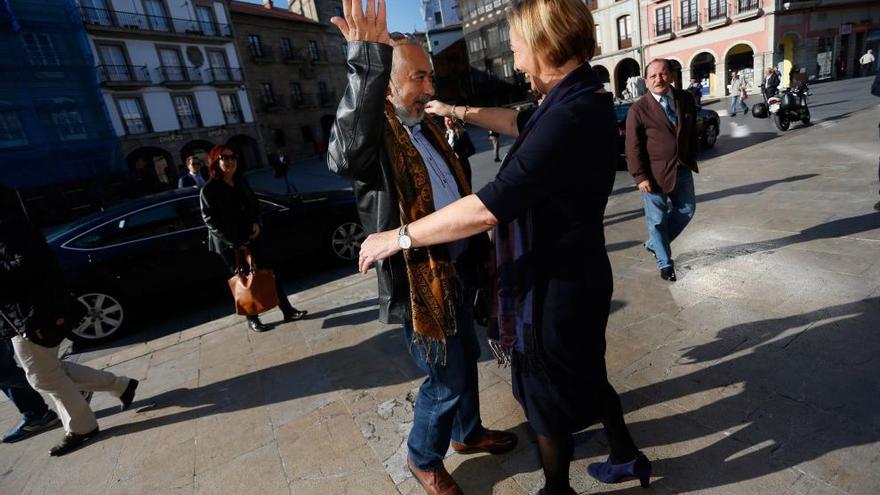 Padura, en Avilés: &quot;La mejor escuela para aprender a escribir es la lectura&quot;