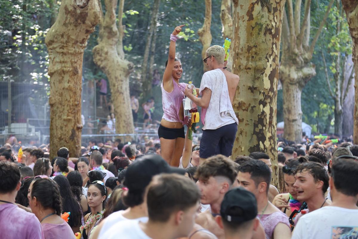 Las dos caras de Os Caneiros: así es la fiesta más refrescante de Betanzos Las dos caras de Os Caneiros: así es la fiesta más refrescante de Betanzos