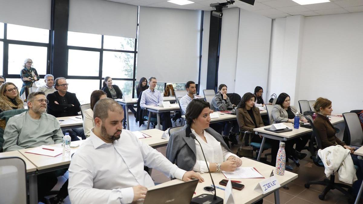 Con la formación gratuita de ENAE aprenderás a gestionar herramientas digitales, automatizar procesos o analizar datos.