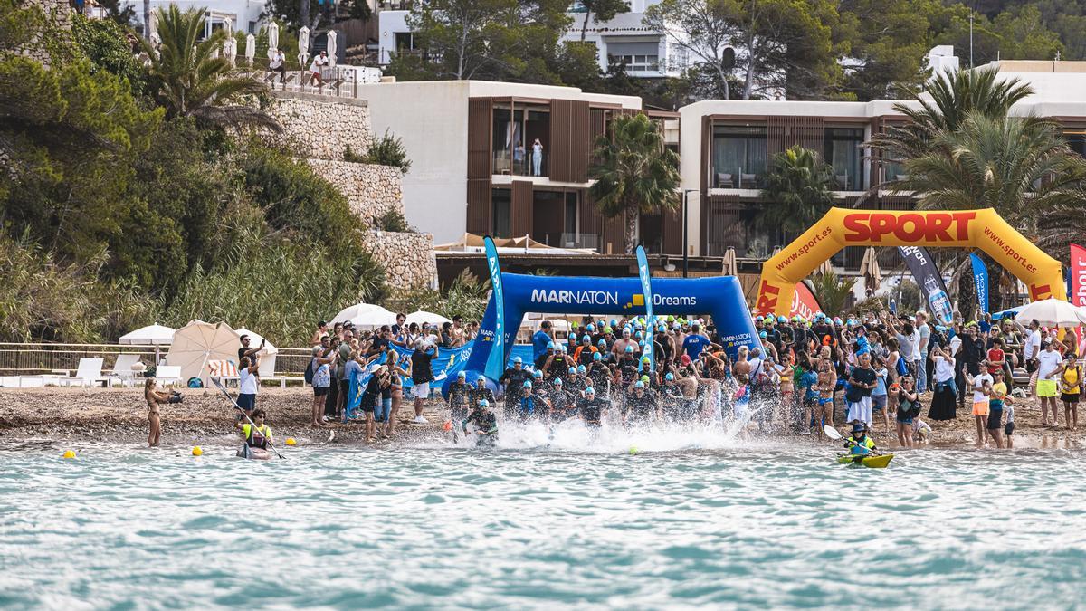 Imagen de la salida de la MARNATON en Ibiza