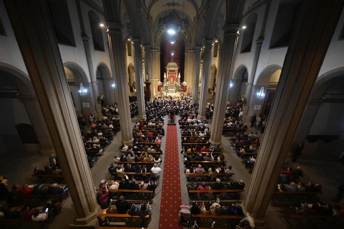 El Templo Santuario de Santiago Apóstol se vistió de gala para acoger una nueva edición del Concierto Extraordinario de Navidad