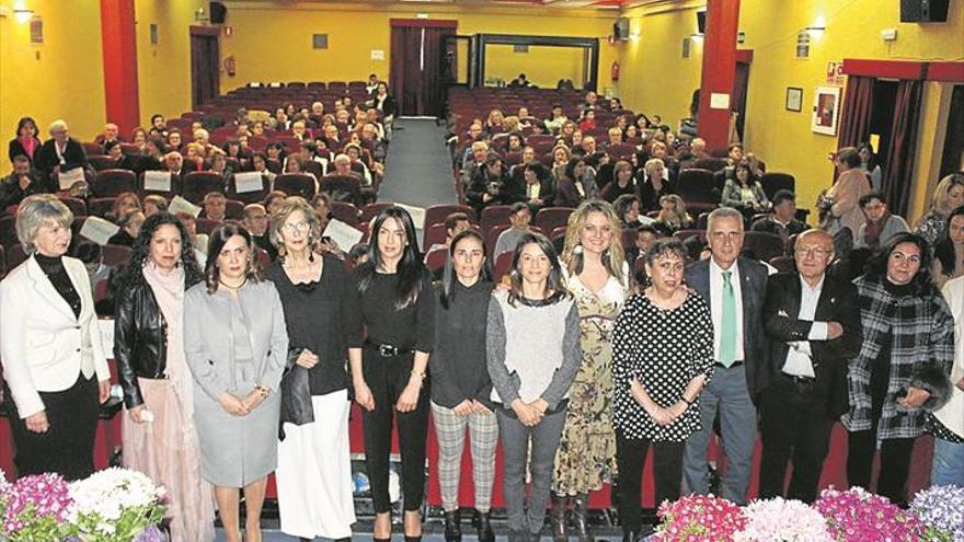 El Ayuntamiento rinde homenaje a ocho mujeres en la conmemoración del 8M