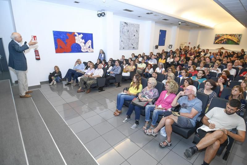 GENTE Y CULTURA 26-06-2018   LAS PALMAS DE GRAN CANARIA.  Acto en el Club Lal Provincia. Nikos Makris imparte la conferencia   | 26/06/2018 | Fotógrafo: Juan Carlos Castro