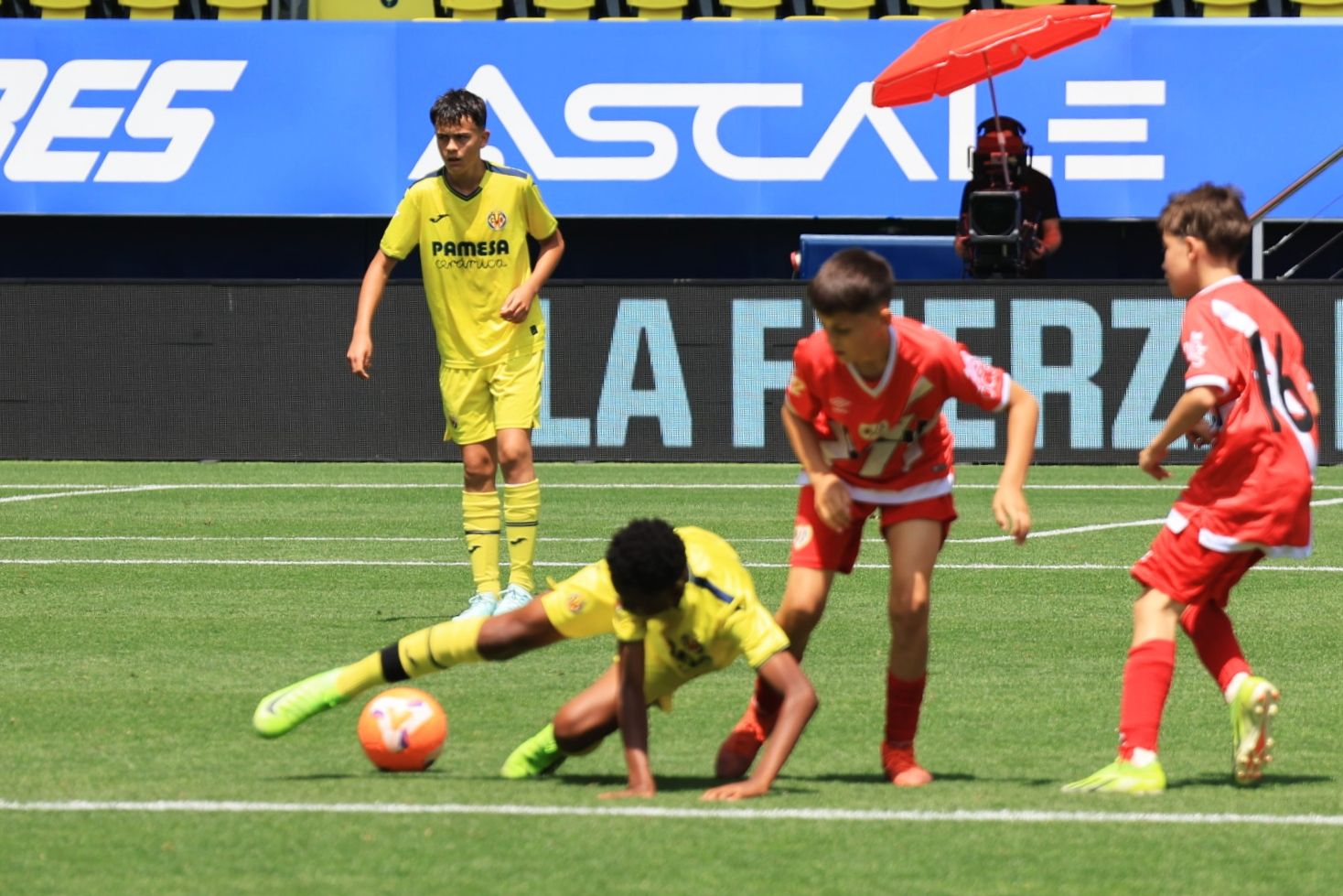 Primera jornada del Torneo Ascala LaLiga Futures en el Estadio de la Cerámica