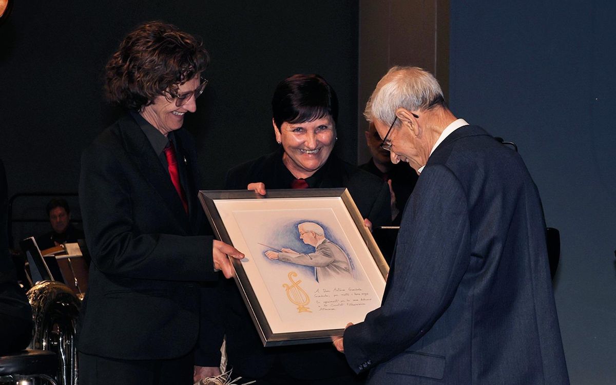 Antonio Guardiola, el músico más longevo de la Filarmónica Alteanense recibe un homenaje por sus 100 años de edad