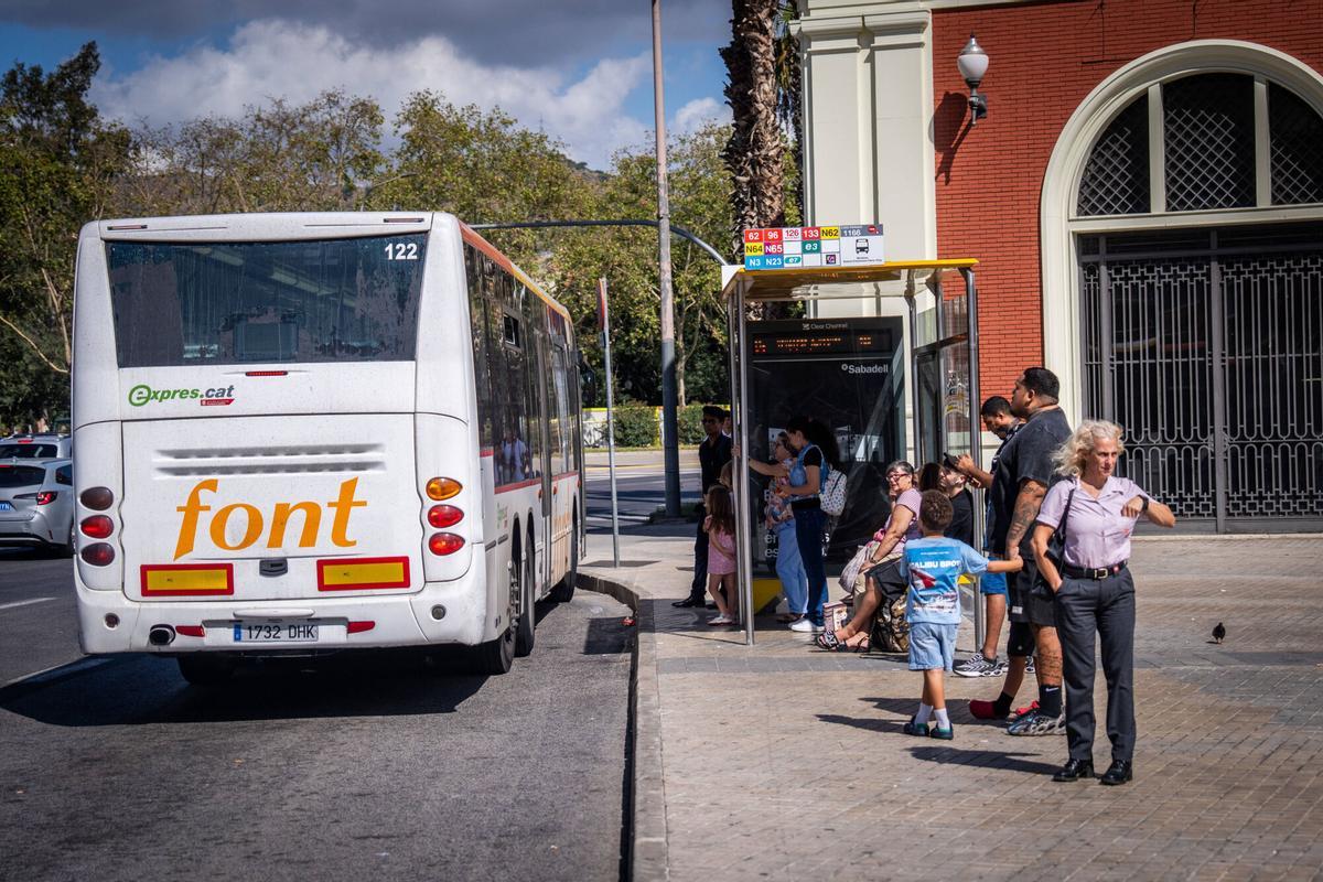 Els usuaris del bus interurbà hauran de validar la seva T-Mobilitat també en  baixar