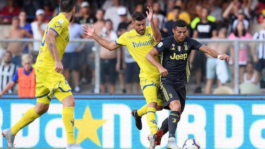 Cristiano Ronaldo debuta en la Serie A sin gol pero con triunfo en Verona