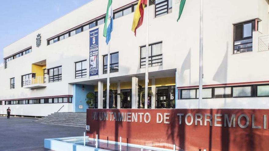 Fachada del principal edificio consistorial de Torremolinos.