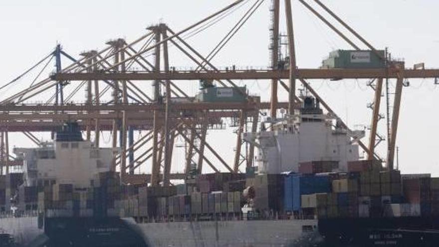 Valencia consolida su liderazgo en el tráfico de contenedores en el Mediterráneo en 2016