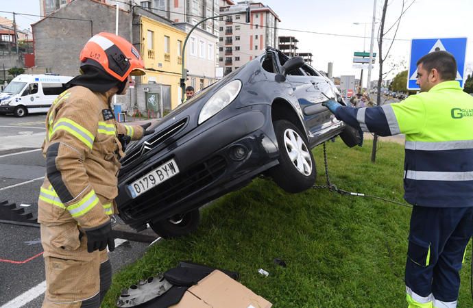 Aparatoso accidente en la avenida de Finisterre