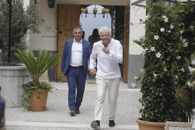 FOTOS | Richard Branson durante la inauguración de su hotel de Son Bunyola, en Banyalbufar