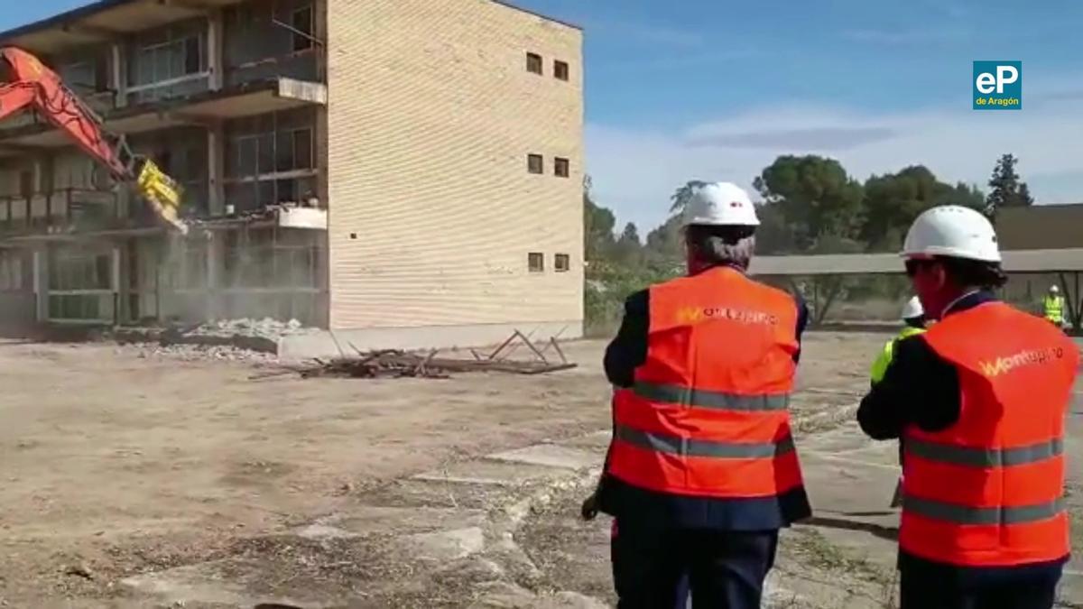 Comienzan las labores de demolición de la Universidad Laboral de Zaragoza