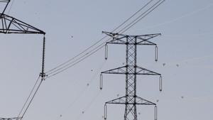 El preu majorista de la llum caurà aquest dimarts un 8,9%, però seguirà per sobre dels 220 euros