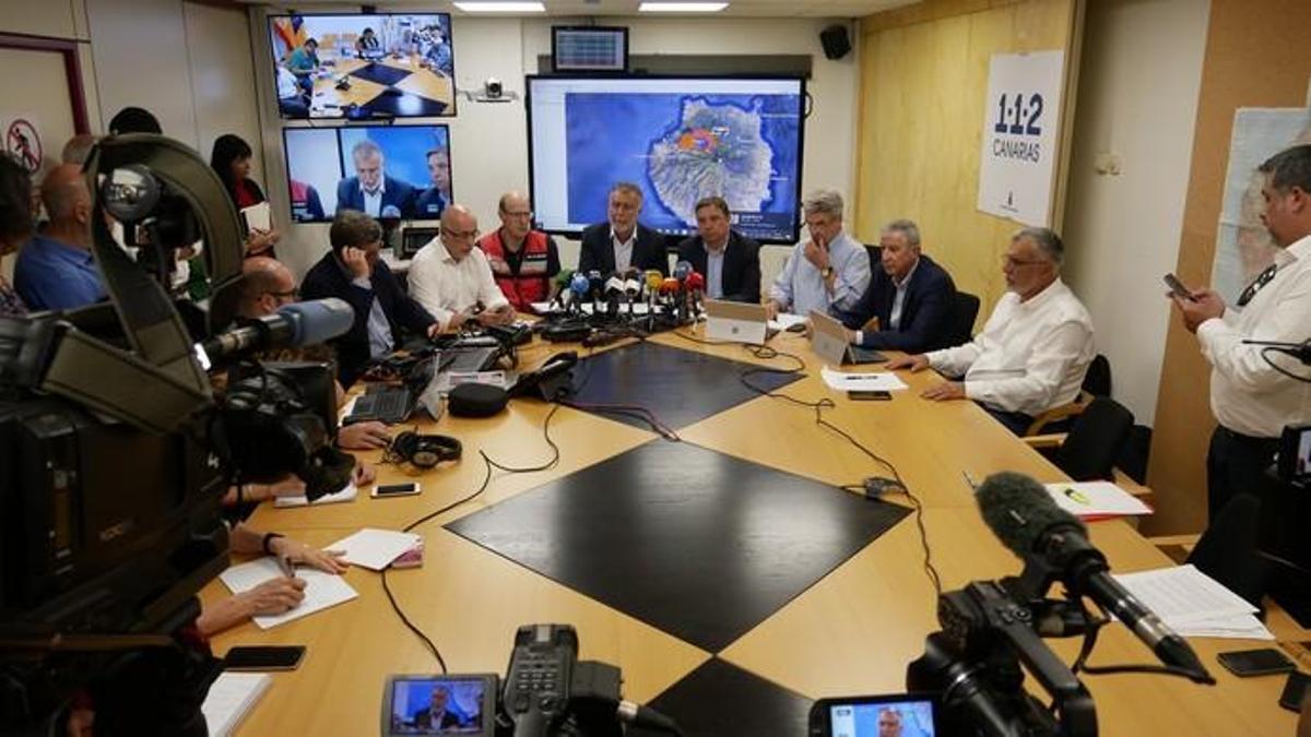 Rueda de prensa para informar sobre la situación del incendio