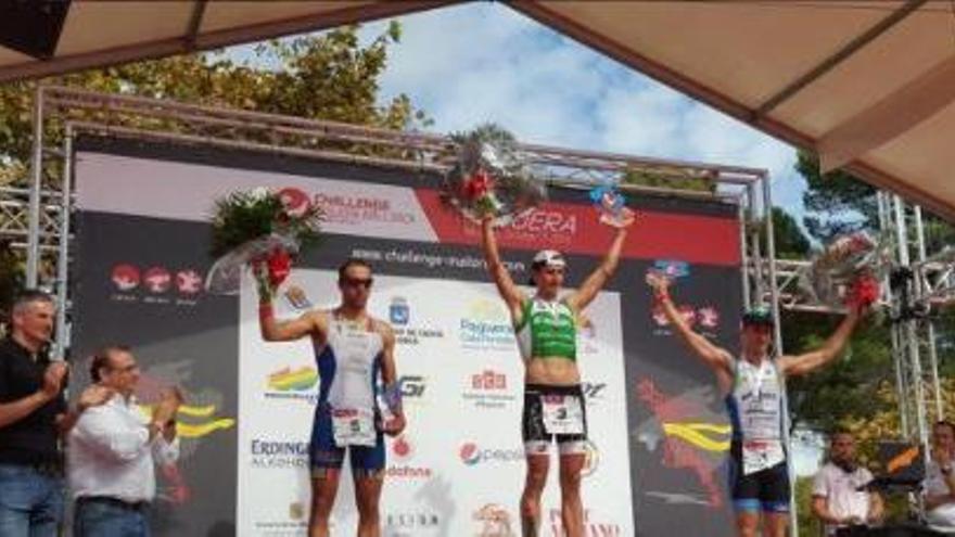 Die Podiumsplätze beim Halbtriathlon der Männer am Samstag (17.10.) in Paguera