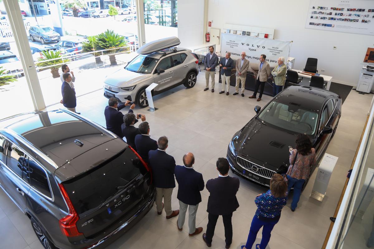 Acto de entrega de premios en Vypsa Volvo Córdoba.