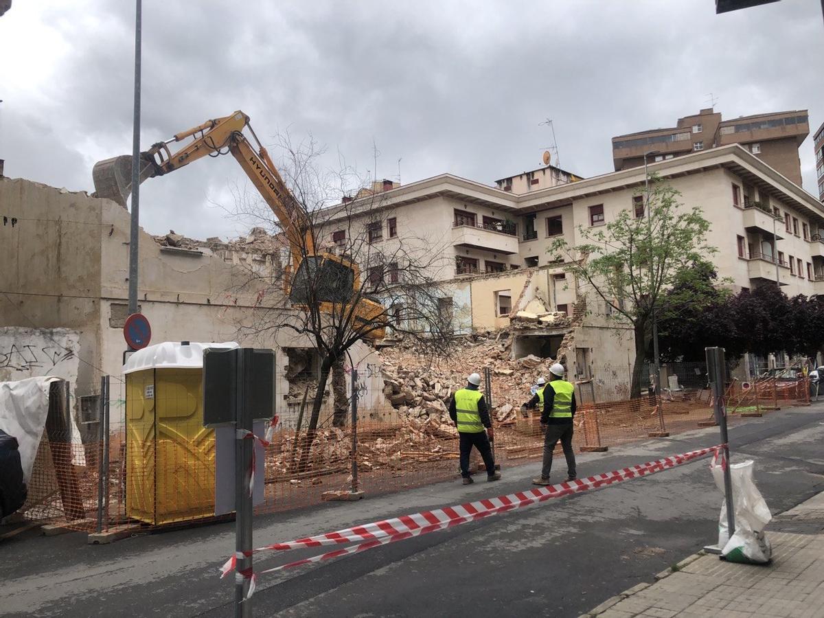 Galería | Impactantes imágenes del derrumbe del edificio de la calle Maluquer Galería | Impactantes imágenes del derrumbe del edificio de la calle Maluquer