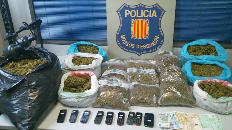 Els Mossos detenen set persones a Verges per tràfic de drogues