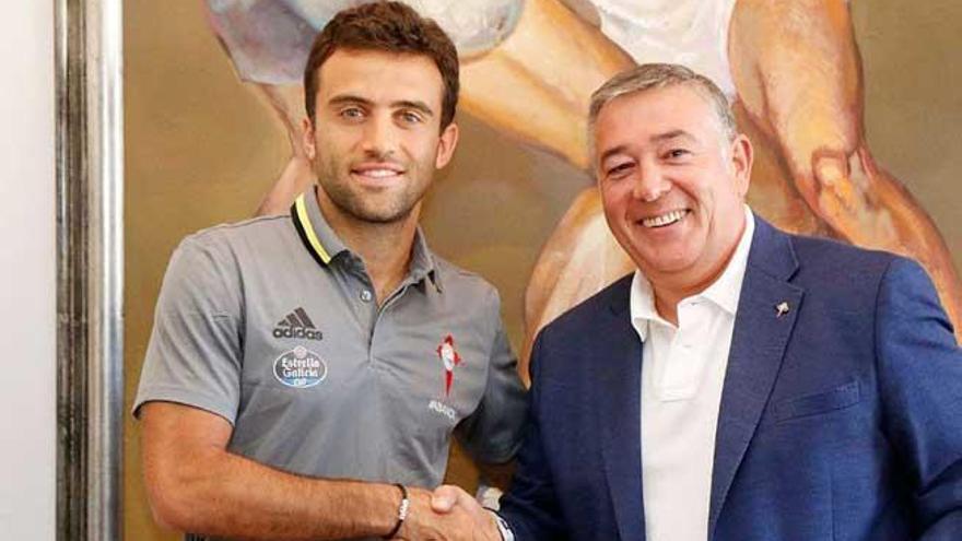 Giuseppe Rossi, esta mañana tras sellar su incorporación.