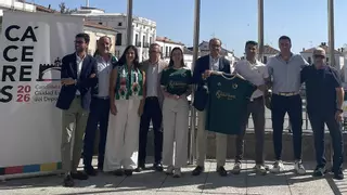 El Estepona, un visitante muy incómodo en el fortín del Cacereño