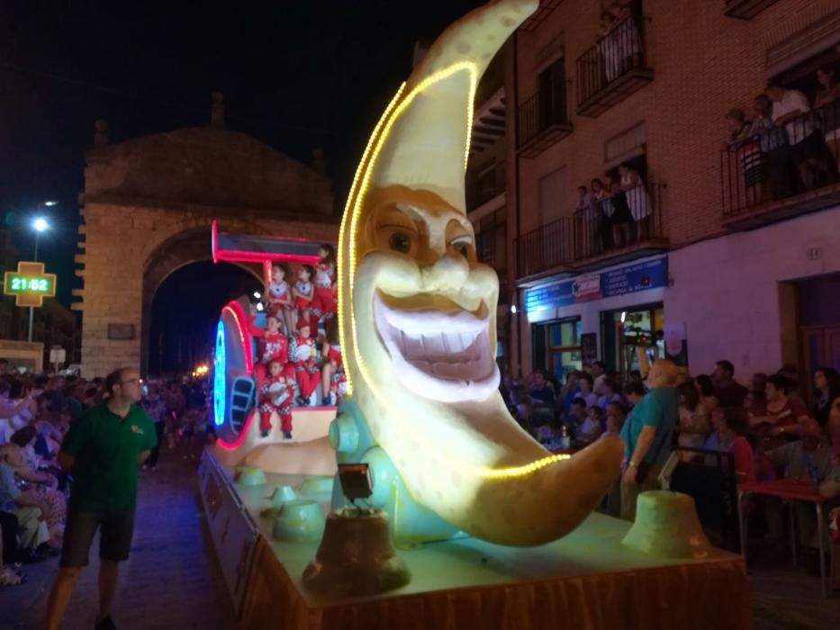 Desfile de carrozas en Toro