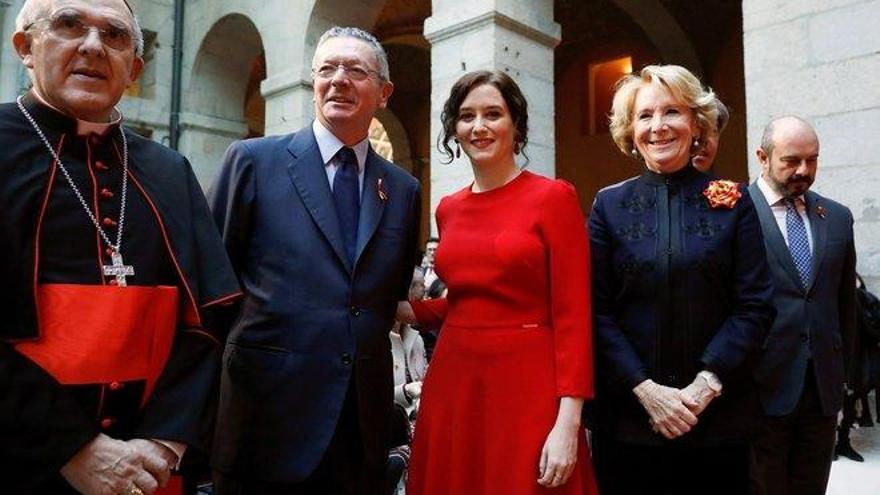 Díaz Ayuso colgará en un lugar visible los cuadros de Aguirre y Cifuentes