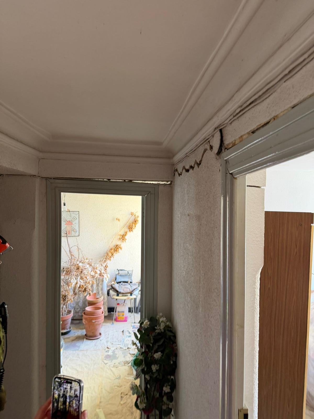 Estas son las grietas del edificio que tuvo que ser desalojado en el centro de Zaragoza
