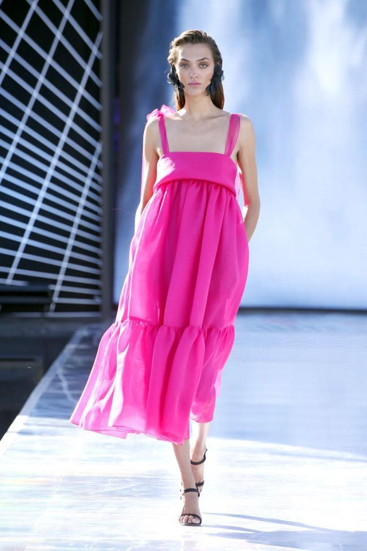 Vestido fucsia en The 2nd Skin Co. en MBFWIbiza