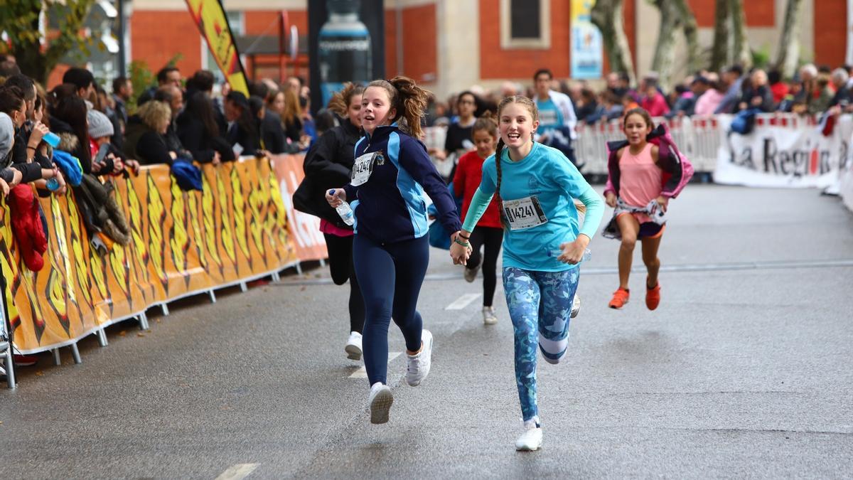 Una edición anterior de la gran carrera popular de San Martiño, que este 2021 vuelve a las calles tras haberse celebrado de forma virtual el pasado año.