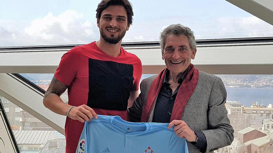 Yokuslu y Mouriño, tras la firma del acuerdo. // RC Celta