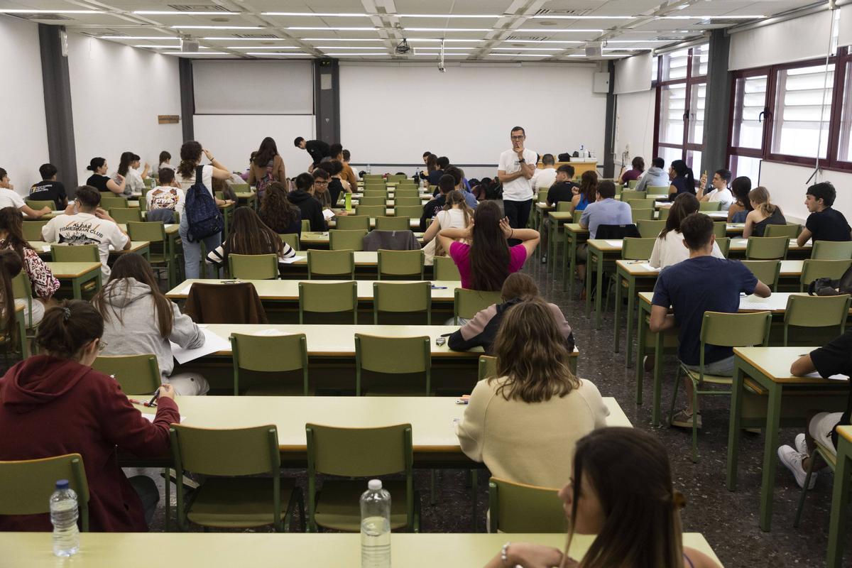 Valencia. VLC. Examenes e selectividad de castellano y de inglés, Escuela de Caminos.