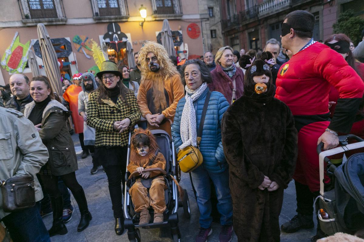 EN IMÁGENES: el concurso de murgas y comparsas de Avilés