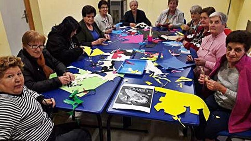 Varias mujeres realizando los &quot;quimiocovers&quot;.