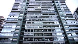 El coronavirus s’acarnissa amb un edifici de Bilbao: sis morts i més de 30 contagiats