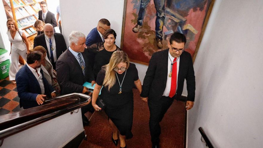 Graves reproches en un PSOE roto