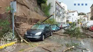 La pluja provoca el despreniment d'un talús a Sallent que obliga a tallar un dels seus accessos