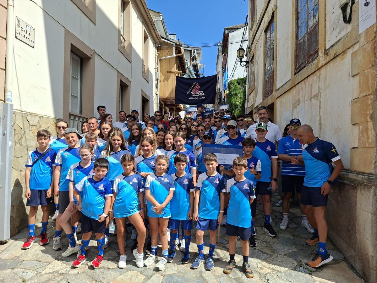 En imágenes: Los nadadores toman las calles de Navia en un ambiente "espectacular" En imágenes: Los nadadores toman las calles de Navia en un ambiente "espectacular"
